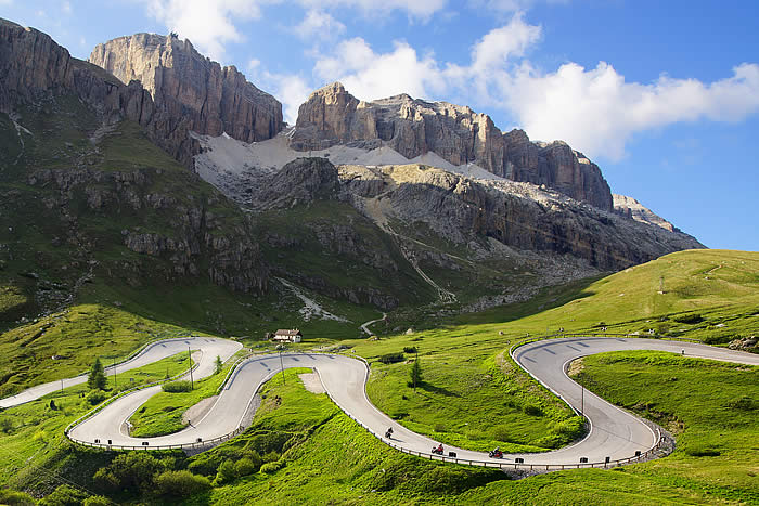 Motorradfahren auf den Pässen der Dolomiten